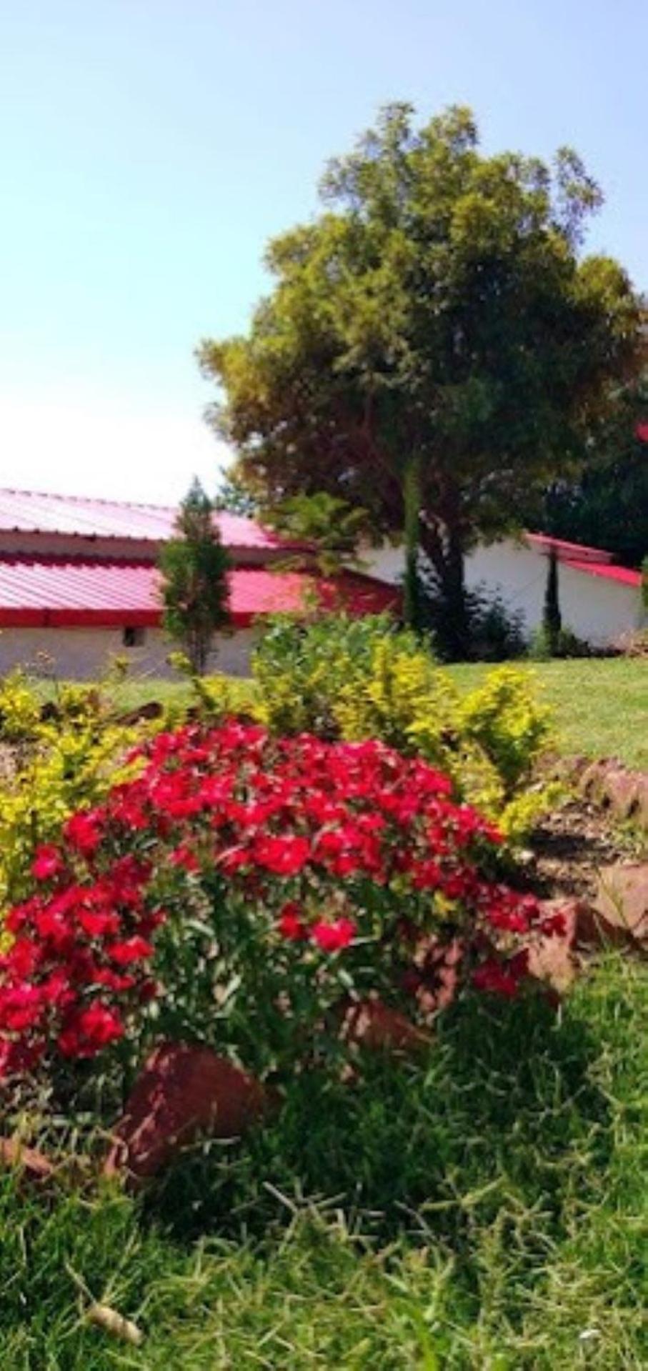 The Village Retreat Resort , Guptkashi Gupta Kāshi Kültér fotó