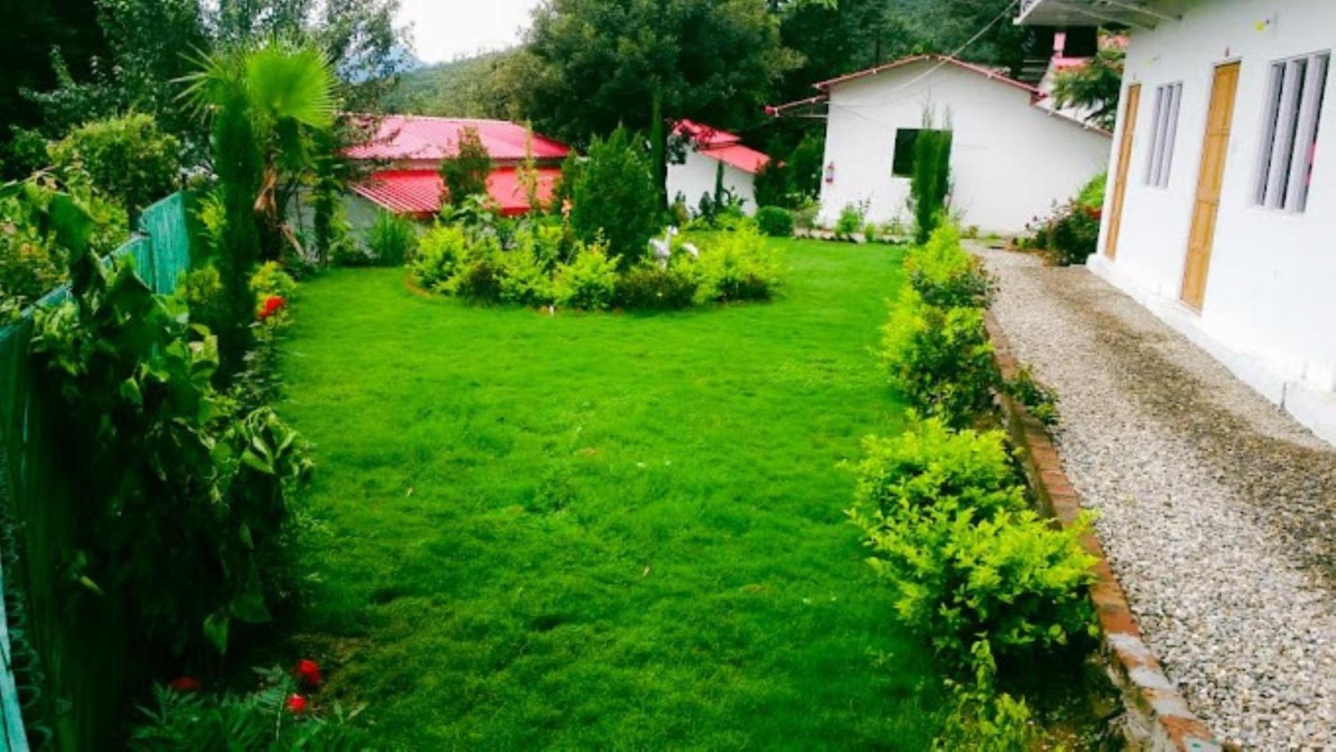 The Village Retreat Resort , Guptkashi Gupta Kāshi Kültér fotó